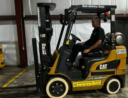Wózki gazowe 2013  CAT Lift Trucks C5000 (2)