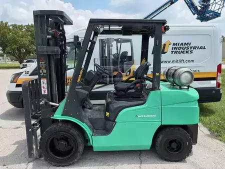 Propane Forklifts 2021  Mitsubishi FG35N (1)