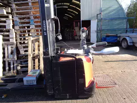 Apilador eléctrico 2019  BT SPE 200 D (4)