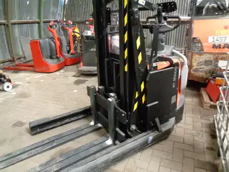 Pallet Stackers 2016  BT SPE 120 XRD (1)