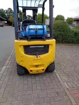 Treibgasstapler 2010  Jungheinrich TFG 316 (2)