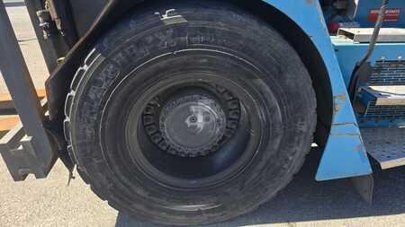 Wózki widłowe diesel 2010  SMV Konecranes SMV20-1200B (13)