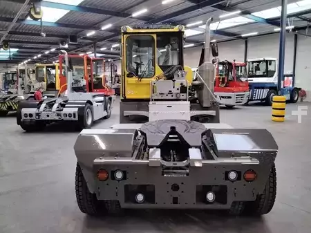 Terminálový traktor 2025  Terberg RT223 (4)