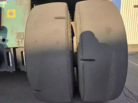 Reachstacker 2010  SMV Konecranes 4531TB5 (19)