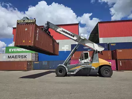 Reachstacker 2017  Liebherr LRS 545 (1)