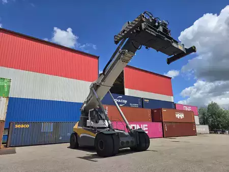 Reachstacker 2017  Liebherr LRS 545 (22)