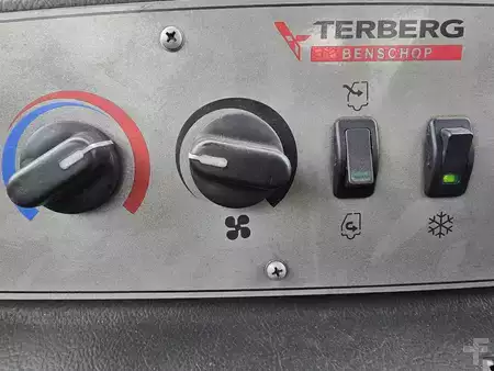 terminal traktor 2017  Terberg TT223 (13)