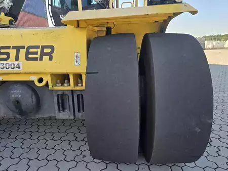 Reachstackers 2017  Hyster 46-33CH (22)