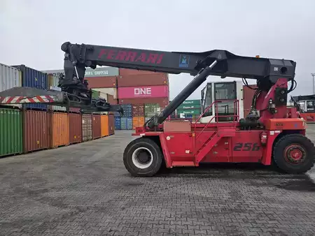 Reachstackers 2012  CVS Ferrari F258 (2)