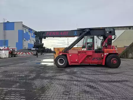 Reachstackers 2012  CVS Ferrari F258 (3)