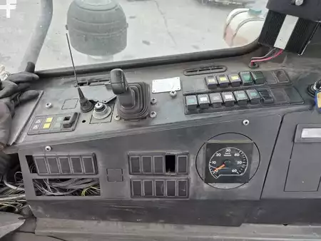 Terminálový traktor 2005  Terberg RT382 (23)