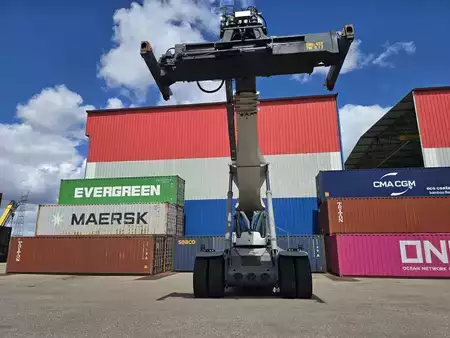 Reachstacker 2017  Liebherr LRS545 (8)