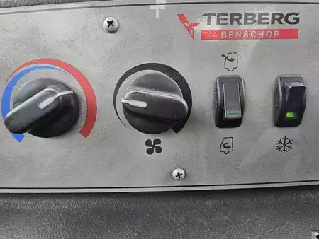 Terminálový traktor 2017  Terberg TT223 (15)