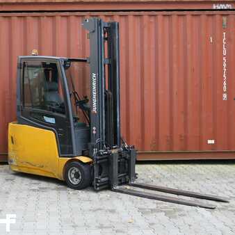 Carrelli elettrici 3 ruote 2024  Pallit Jungheinrich EFG220 (3)