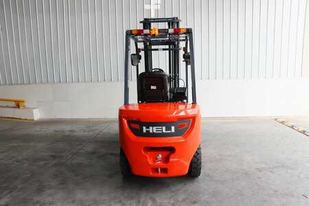 Eléctrico - 4 rodas 2025 Heli CPD25 H2 Li HD (4)