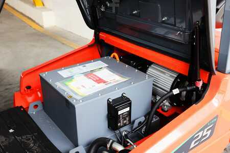 Eléctrico - 4 rodas 2025  Heli CPD25 H2 Li HD (7)