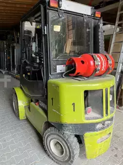 Carrelli elevatori GPL 1998  Clark CGP 25 (3)
