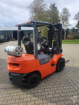 Propane Forklifts 2006  Toyota  (3)