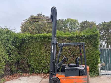 Eléctrica de 4 ruedas 2013  Doosan B18T-5 elektrische heftruck dublo 1.8 ton heftruck (4)