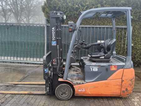 4-wiel elektrische heftrucks 2013  Toyota 8 FBET 18 vorkheftruck forklift 1.8 ton elektrisch (1)