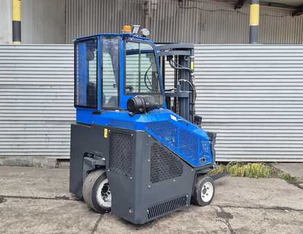 Four-way trucks 2017  Combilift CB3000 (3)