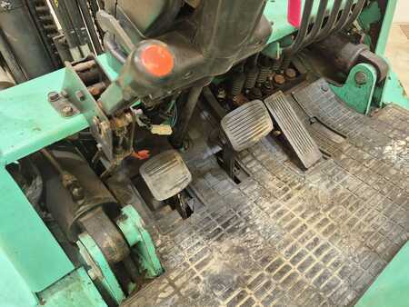 Empilhador diesel 2005  Mitsubishi FD45K MC (11)