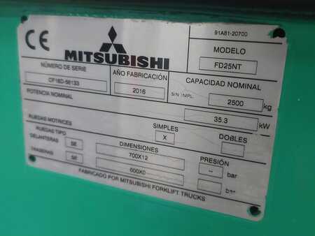 Chariot élévateur diesel 2016  Mitsubishi FD25NTD (14)