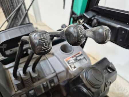 Dieselový VZV 2017  Mitsubishi FD25NT (10)