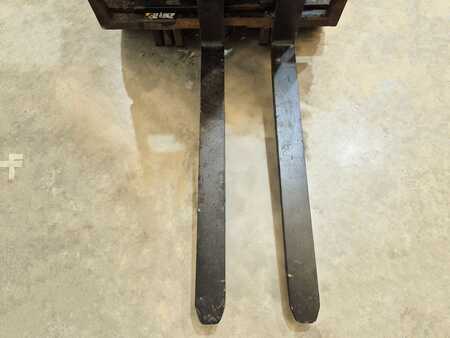 Dieselový VZV 2017  Mitsubishi FD25NT (6)