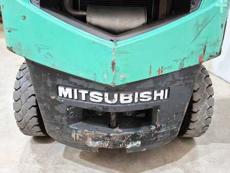 Dieselový VZV 2017  Mitsubishi FD25NT (8)