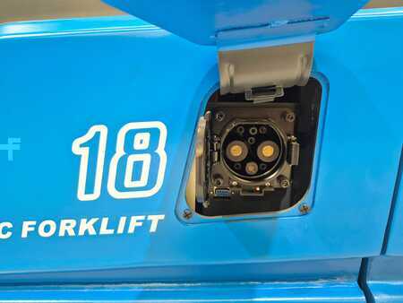 Carrelli elettrici 3 ruote 2024  BYD ECB18C (13)