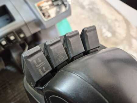 Dieselový VZV 2018  Mitsubishi FD30NT (13)