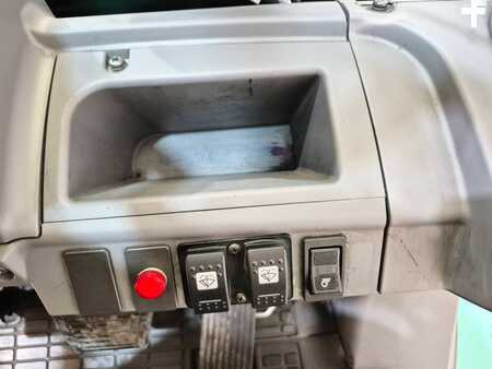 Dieselový VZV 2018  Mitsubishi FD30NT (14)