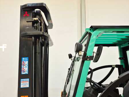 Dieselový VZV 2018  Mitsubishi FD30NT (8)