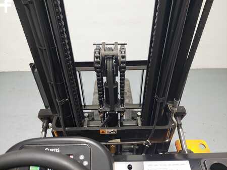 Elektro čtyřkolový VZV 2021  MB Forklift CPD25 AC4 (9)