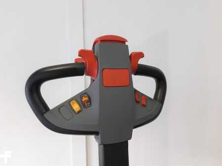 Wózki z platformą operatora 2020  MB Forklift CQE15R (11)