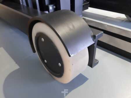Wózki z platformą operatora 2020  MB Forklift CQE15R (4)