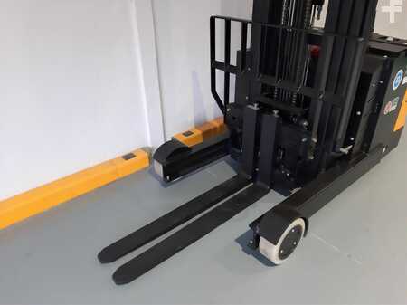 Wózki z platformą operatora 2020  MB Forklift CQE15R (5)