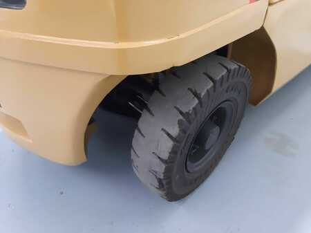 Wózki widłowe diesel 2014  CAT Lift Trucks DP25NT (4)