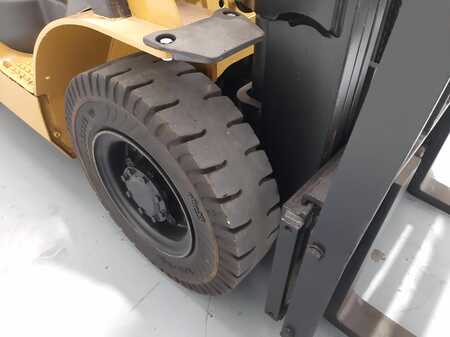 Carrello elevatore diesel 2014  CAT Lift Trucks DP25NT (5)