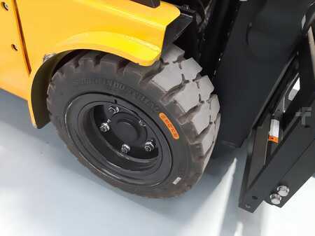 3-wiel elektrische heftrucks 2020  MB Forklift CPD20L2 litio (9)