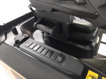 Elektryczne 3-kołowe 2019  CAT Lift Trucks EP14ANT (11)