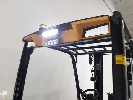 Elektryczne 3-kołowe 2019  CAT Lift Trucks EP14ANT (17)