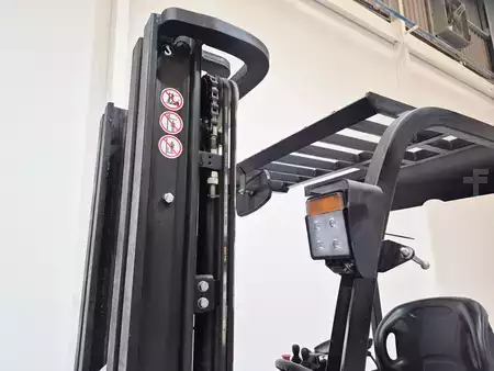 Elektro tříkolové VZV 2021  MB Forklift CPD18TV8 LI (9)