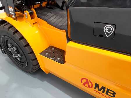 Chariot 4 roues électrique 2021  MB FORKLIFT EFL302 Litio (14)