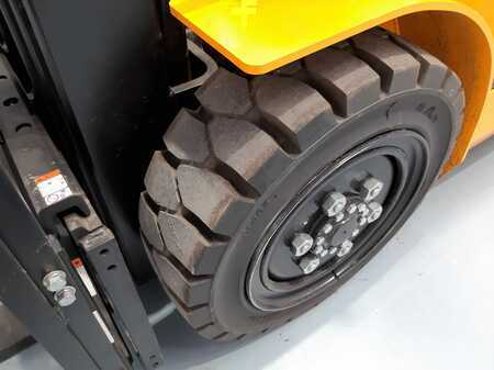 Elektro čtyřkolový VZV 2022  MB Forklift EFL302 Litio (4)