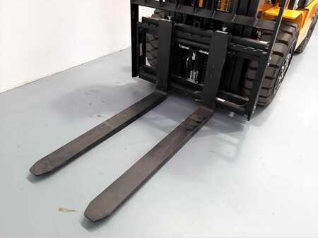 Elektro čtyřkolový VZV 2022  MB Forklift EFL302 Litio (8)