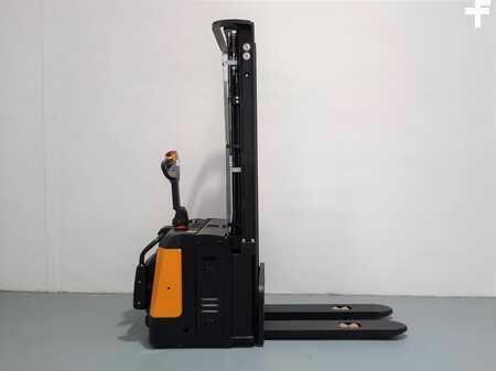 Wózki z platformą operatora 2021  MB Forklift ES20 20RAS 3F550 (10)