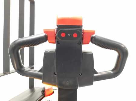 Electric Pallet Trucks 2022  MB FORKLIFT EPT20 20WAL Litio (13)