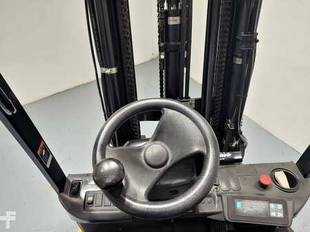 Carrelli elettrici 3 ruote 2017  CAT Lift Trucks EP18CPNT (7)